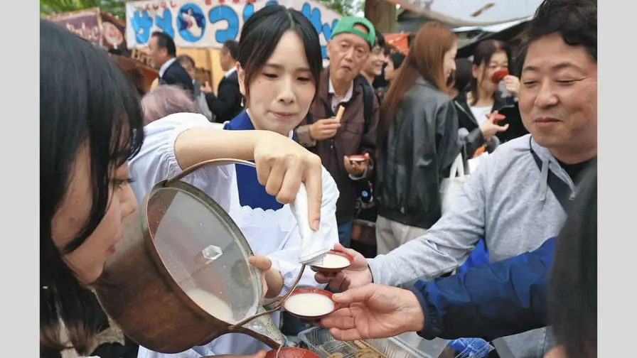 Shirakawa-go's Sacred Doburoku Festival: Savoring Autumn in the Gassho Village