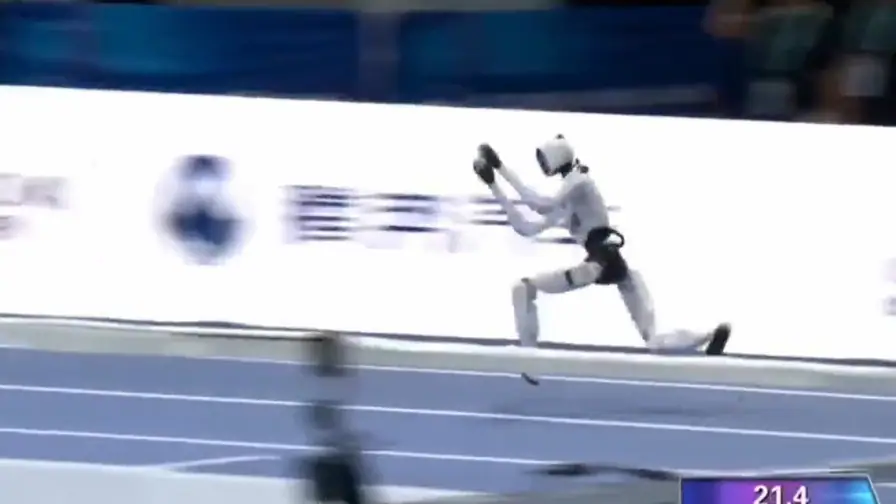 Humanoid Robot Runs 100m in 9.32 Seconds at Beijing Games, Beating Usain Bolt's Record